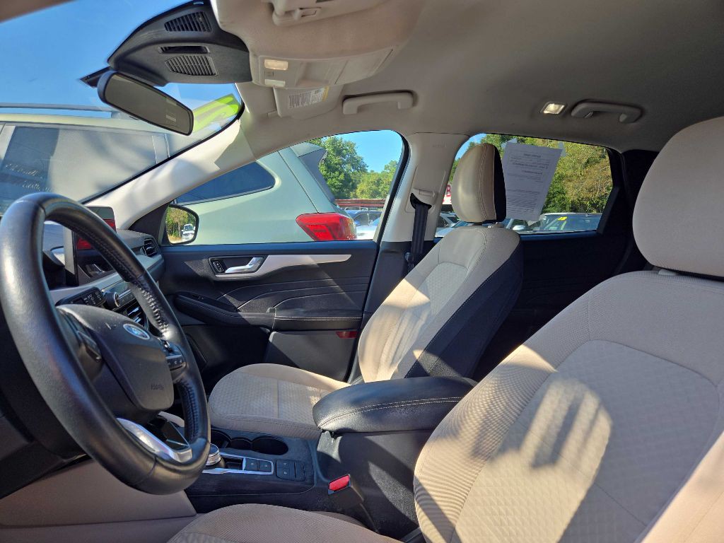 2021 Ford Escape Image 9