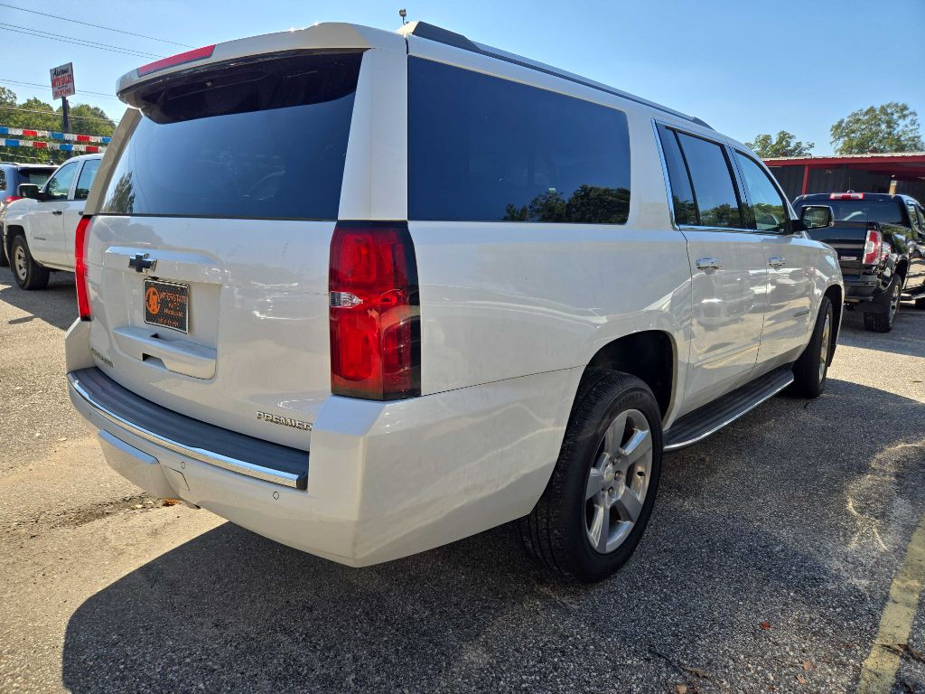 2020 Chevrolet Suburban Image 3