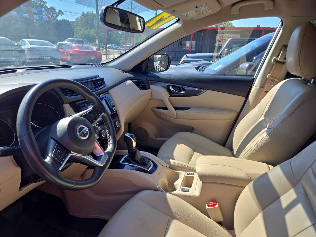 2017 Nissan Rogue Image 6