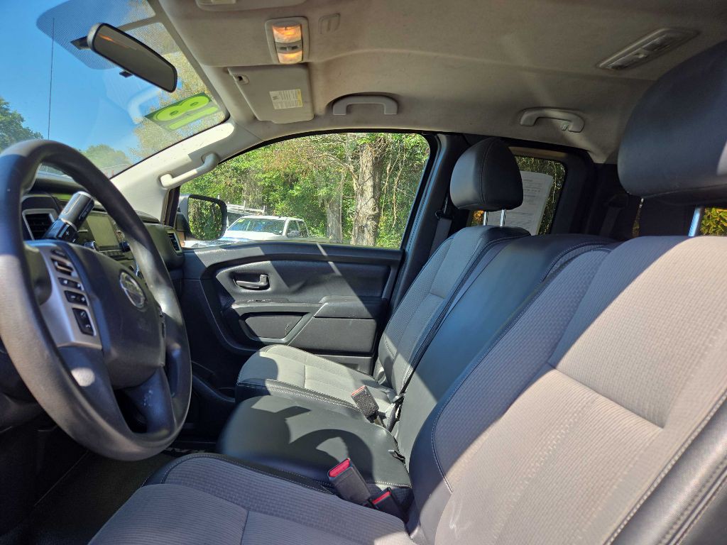 2018 Nissan Titan Image 5