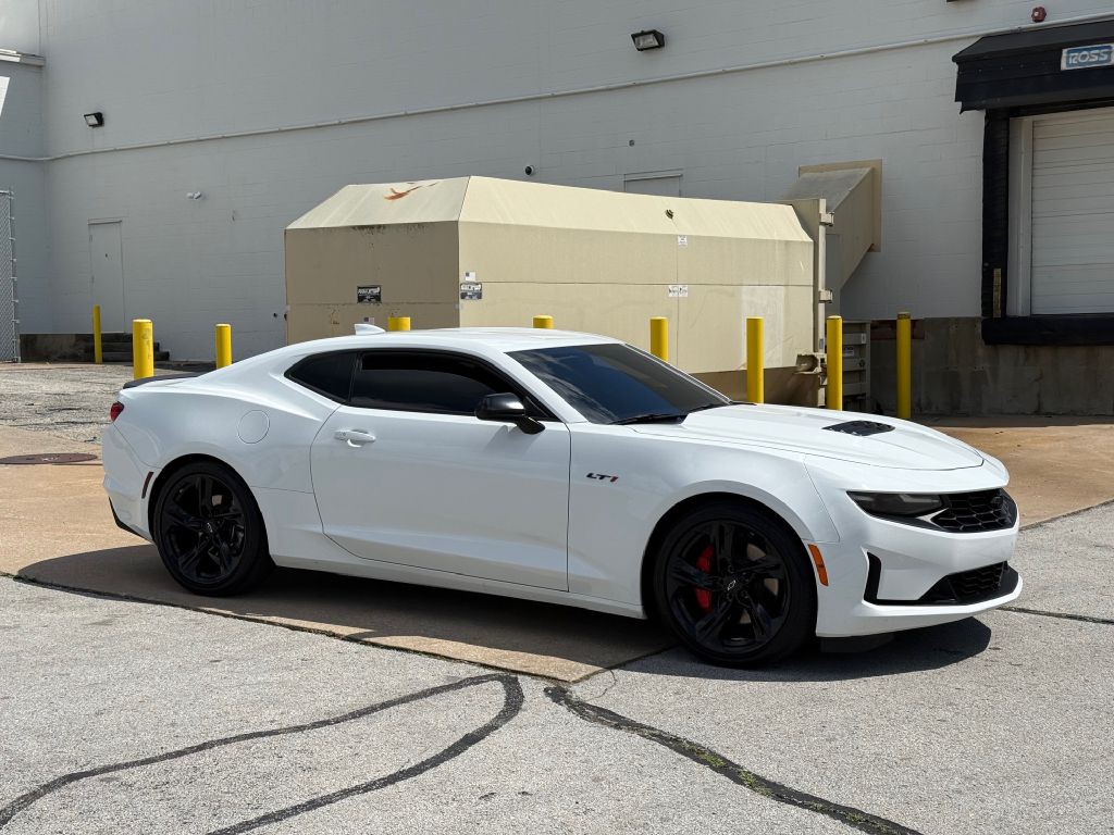 2021 Chevrolet Camaro Image 2