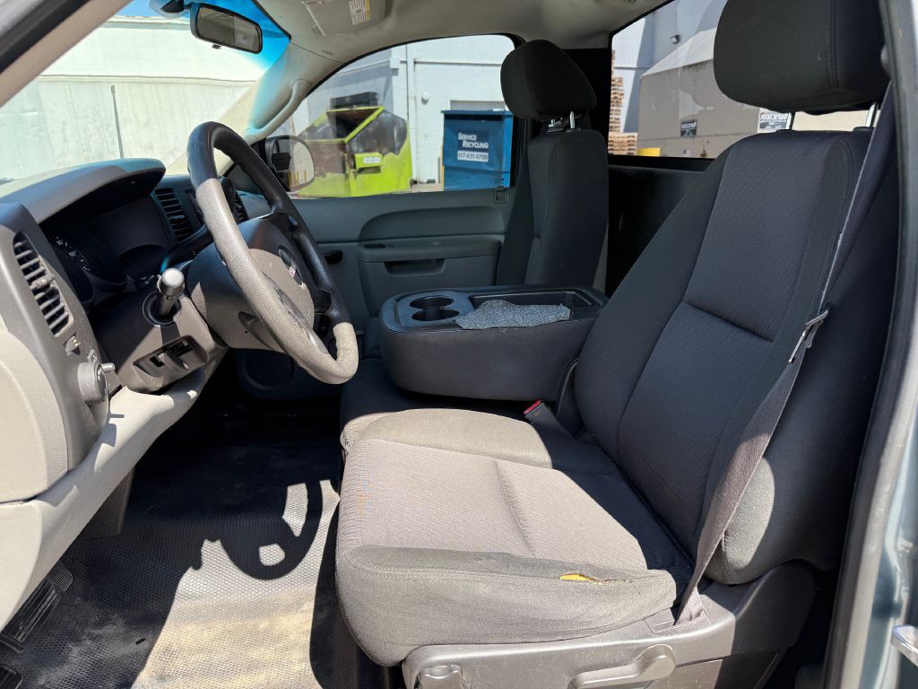 2013 GMC Sierra Image 2