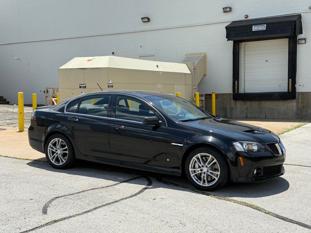 2009 Pontiac G8 Image 2