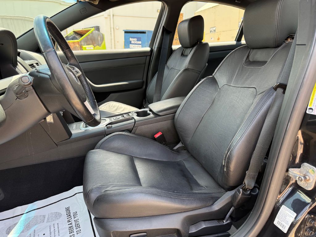 2009 Pontiac G8 Image 4