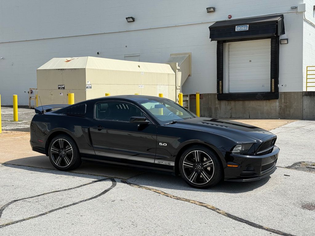 2014 Ford Mustang Image 2
