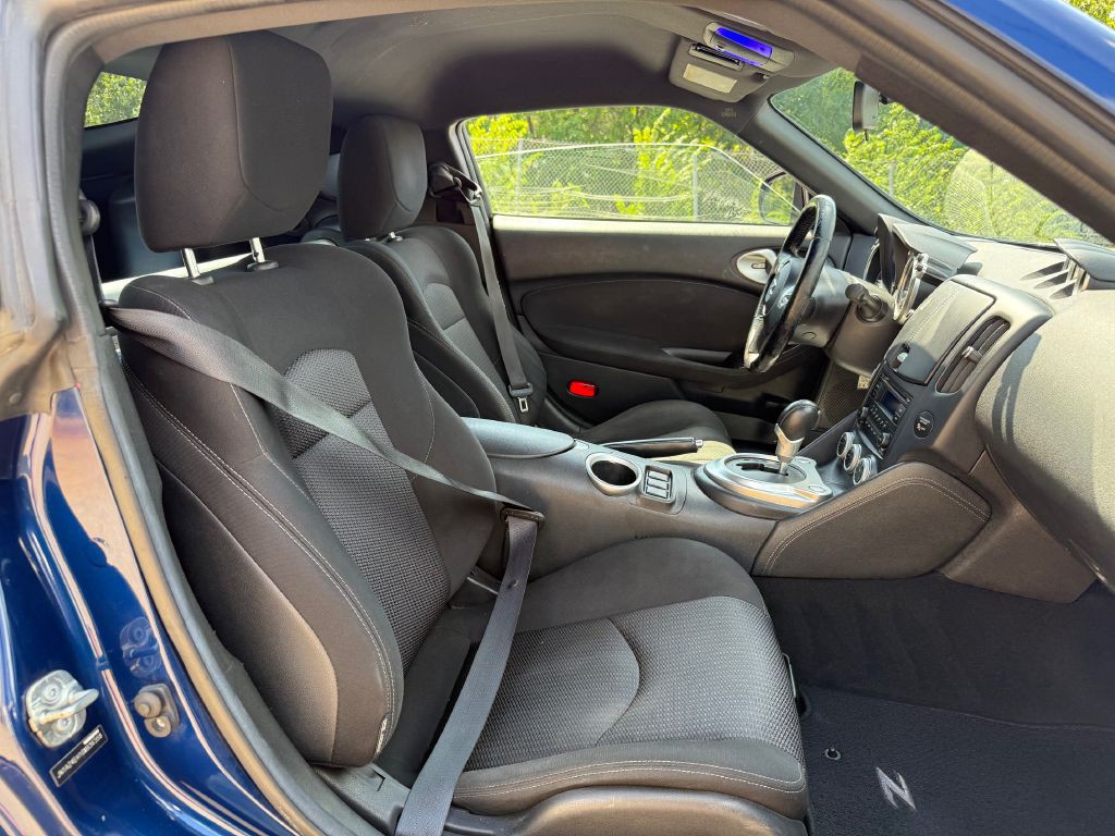 2016 Nissan 370Z Image 6