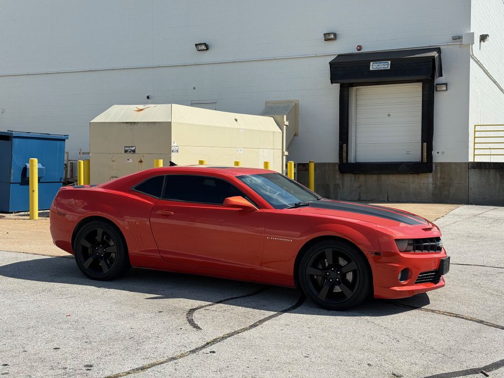 2011 Chevrolet Camaro Image 2
