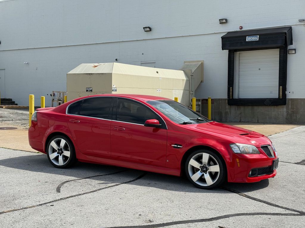 2009 Pontiac G8 Image 2