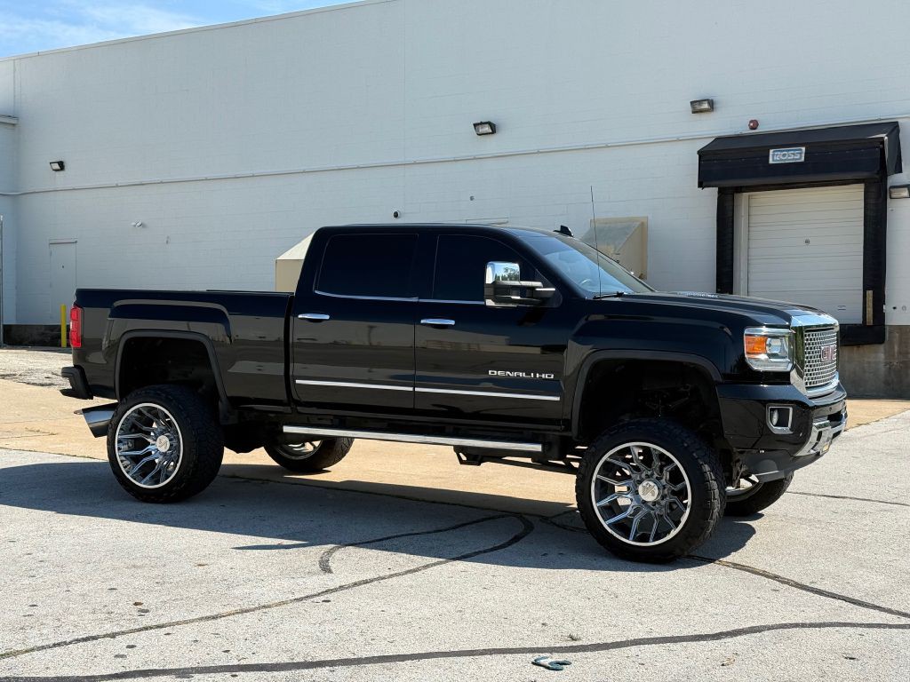 2016 GMC Sierra Image 2