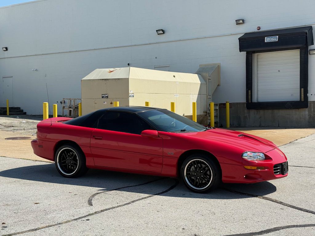 2000 Chevrolet Camaro Image 2