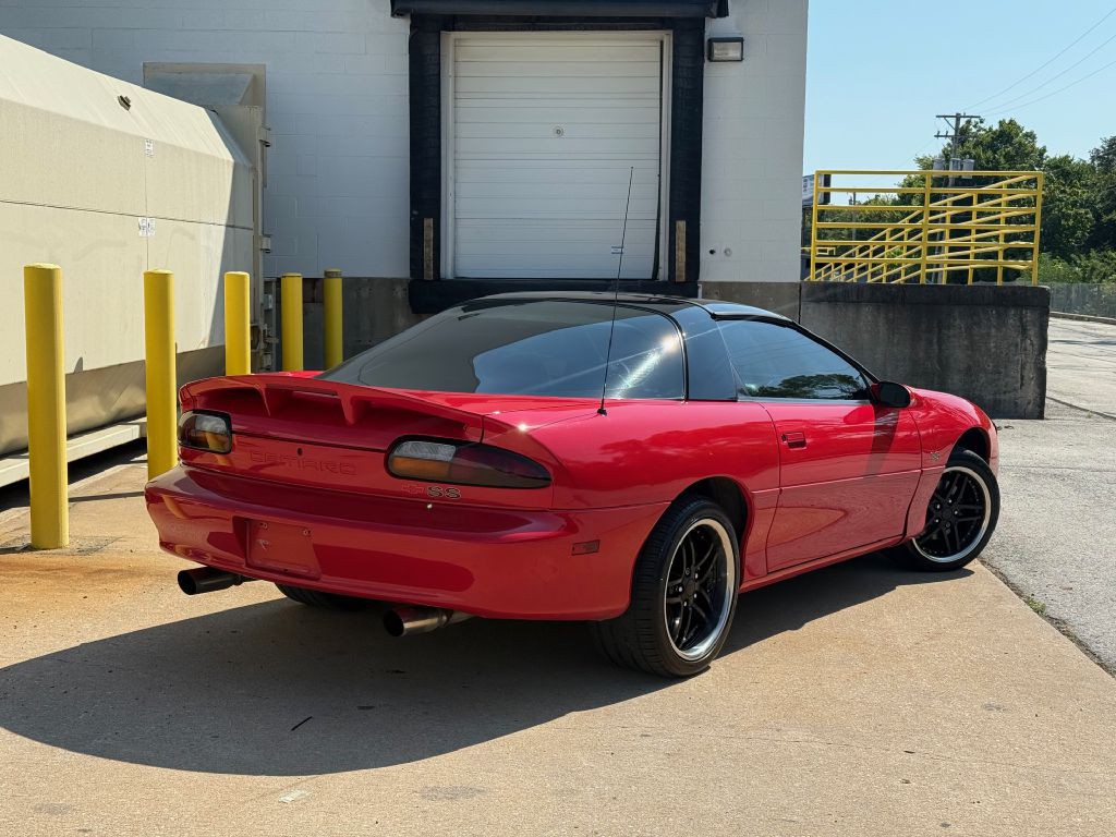 2000 Chevrolet Camaro Image 3