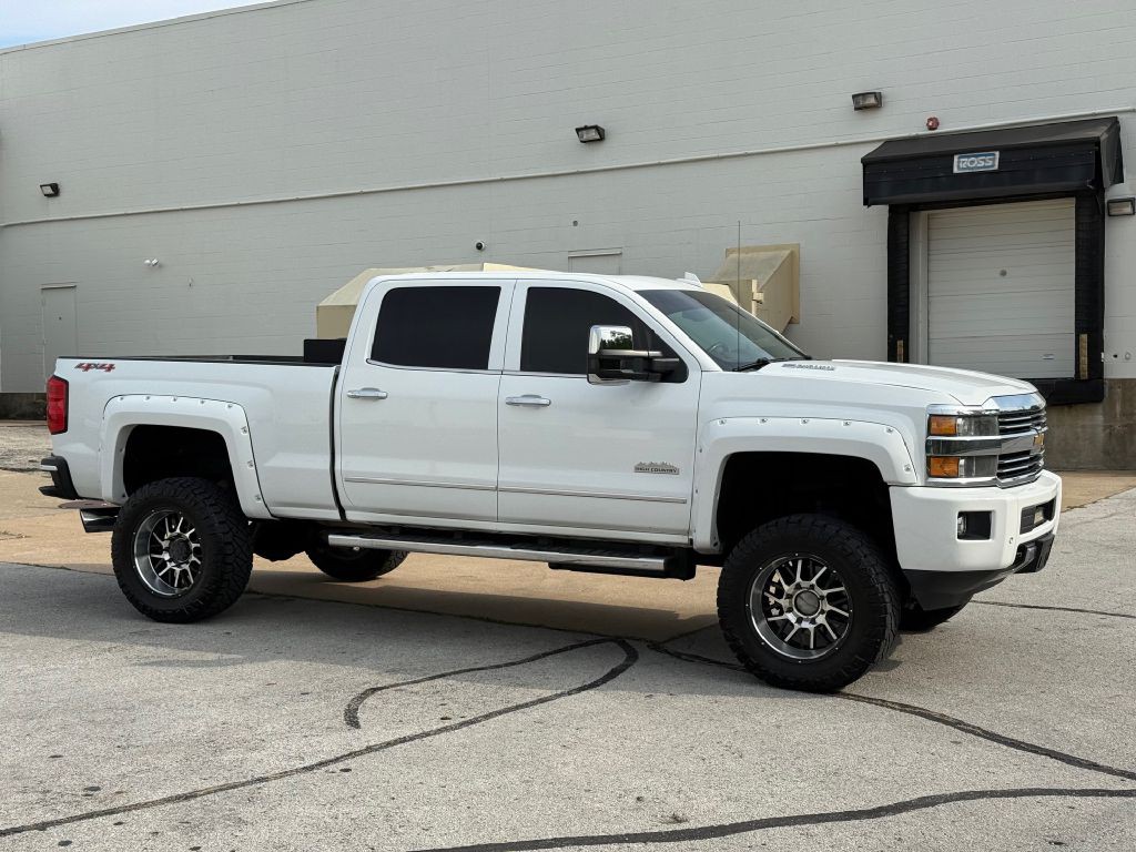 2015 Chevrolet Silverado 1500 Image 2