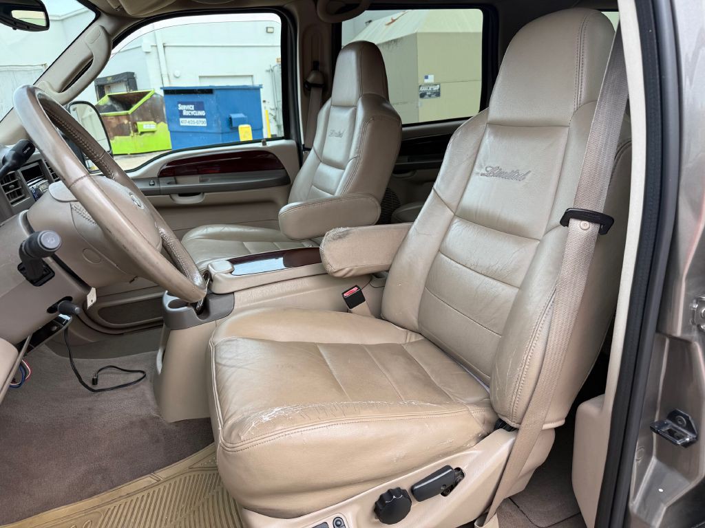 2004 Ford Excursion Image 4