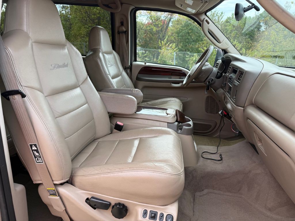 2004 Ford Excursion Image 6