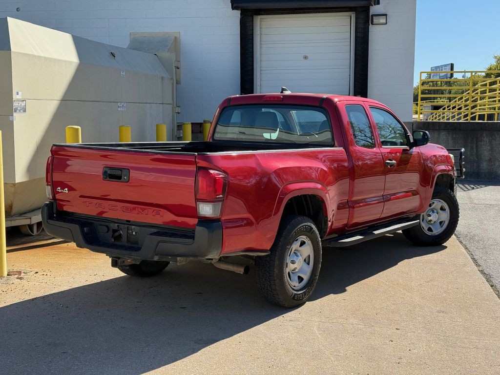 2018 Toyota Tacoma Image 3