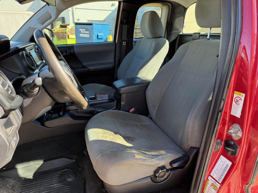 2018 Toyota Tacoma Image 4