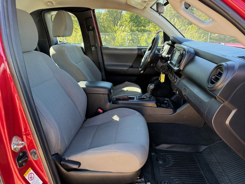 2018 Toyota Tacoma Image 6