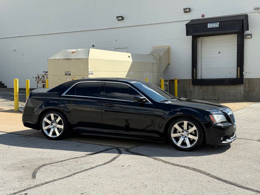 2012 Chrysler 300 Image 2