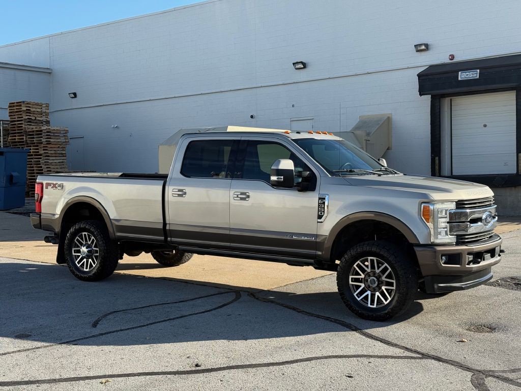 2017 Ford F-350 Image 2