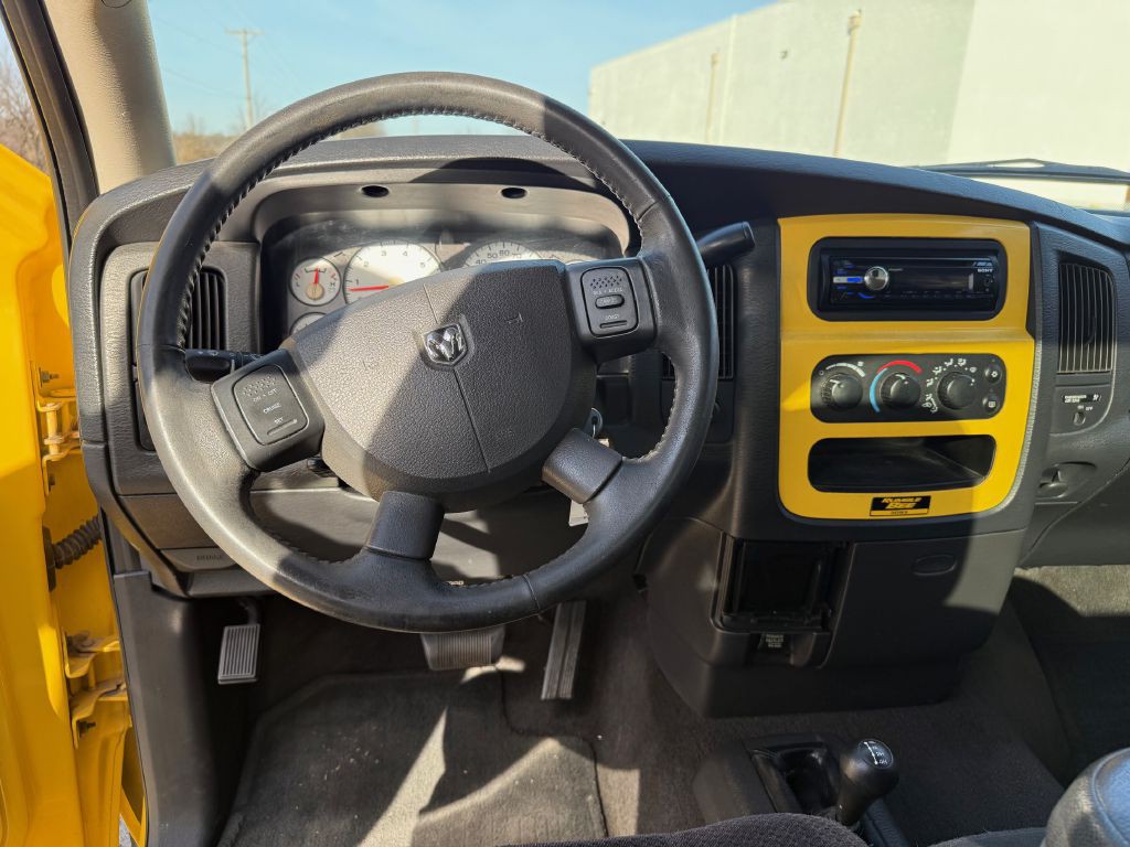 2004 Dodge Ram 1500 Image 4