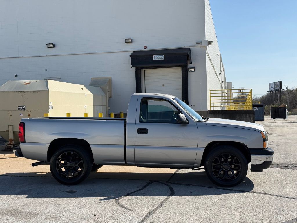 2007 Chevrolet Silverado 1500 Image 2