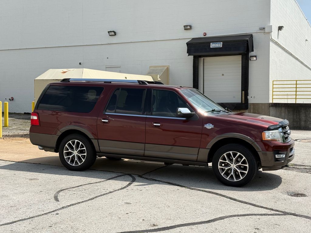 2016 Ford Expedition Image 2