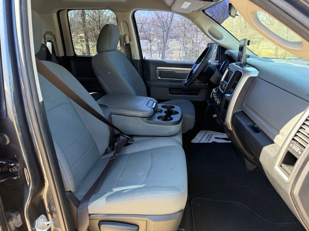 2017 RAM 1500 Image 6