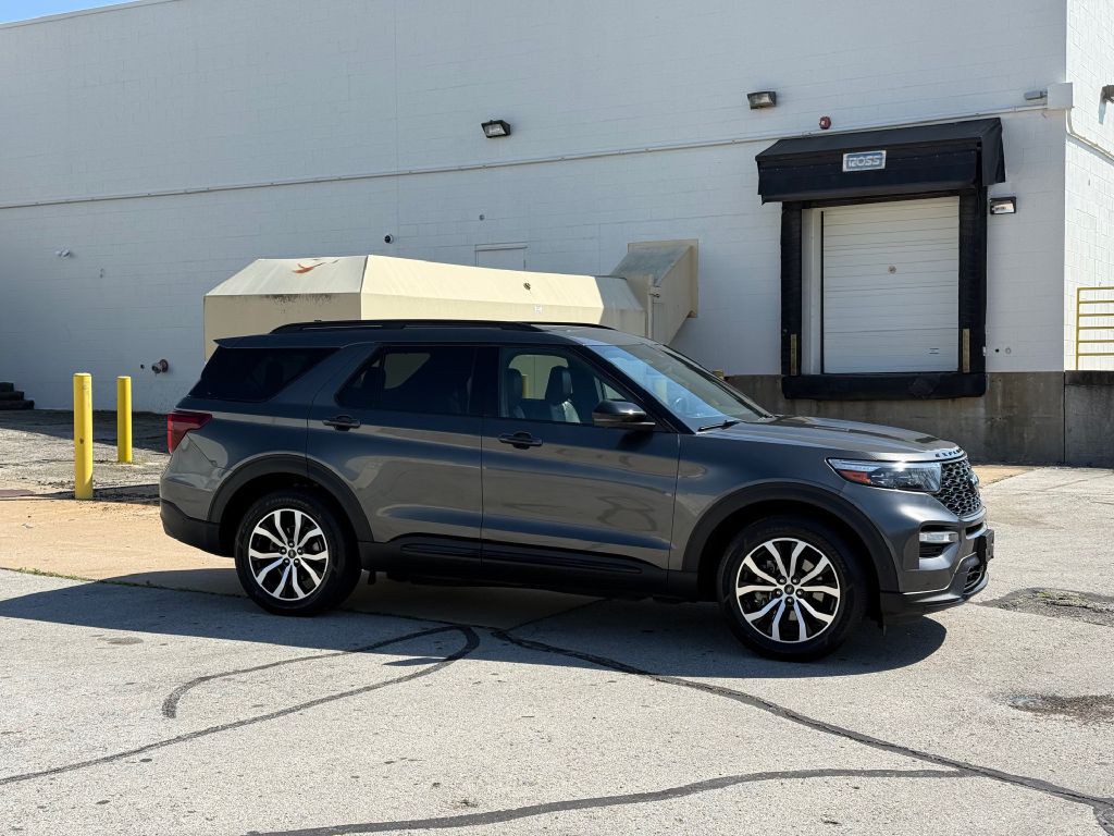 2020 Ford Explorer Image 2