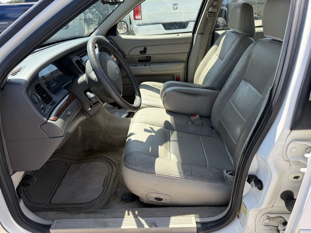 2006 Ford Crown Victoria Image 4