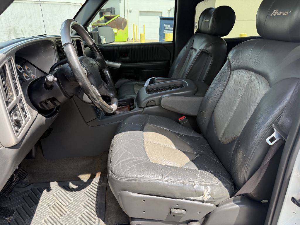 2004 GMC Sierra Image 4