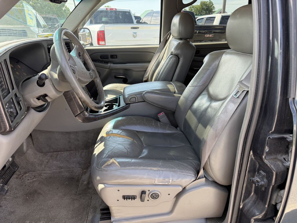 2003 GMC Yukon Image 4