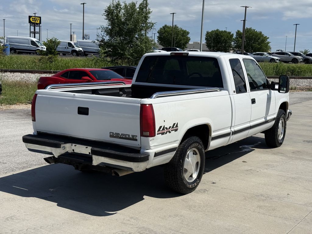 1998 Chevrolet C/K Image 2