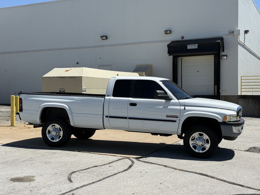 2001 Dodge Ram 2500 Image 2