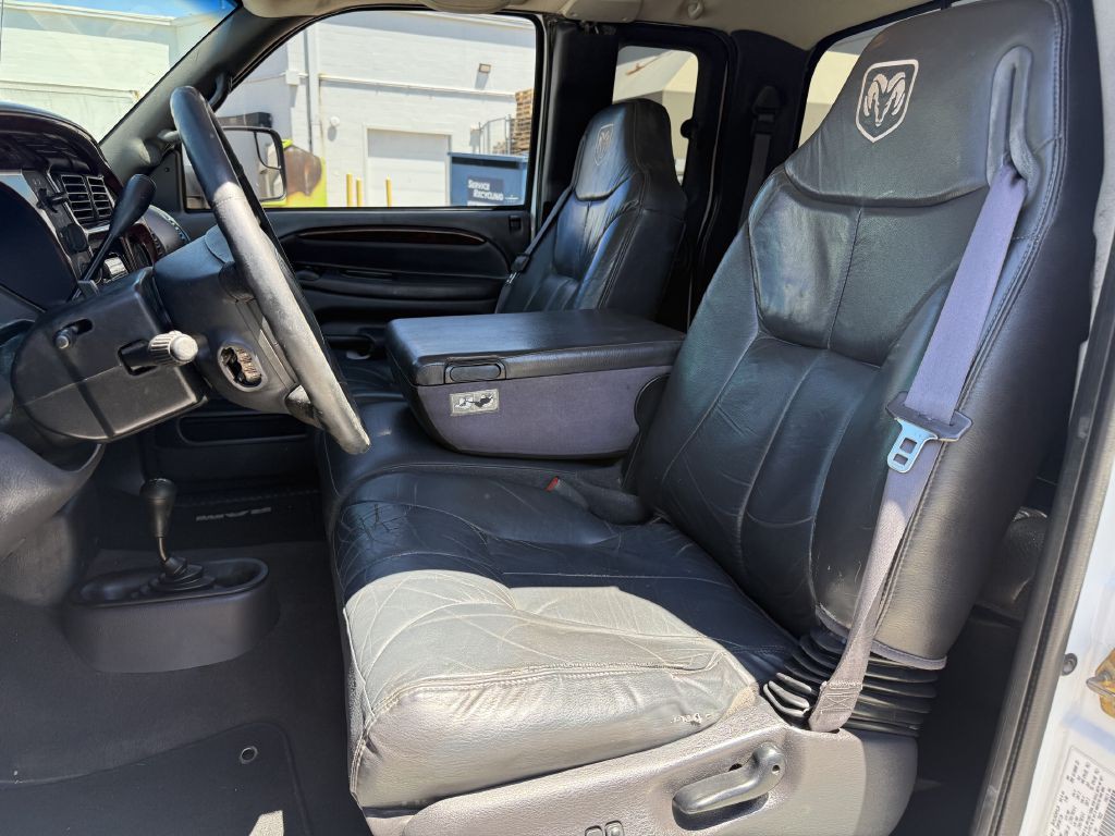 2001 Dodge Ram 2500 Image 4