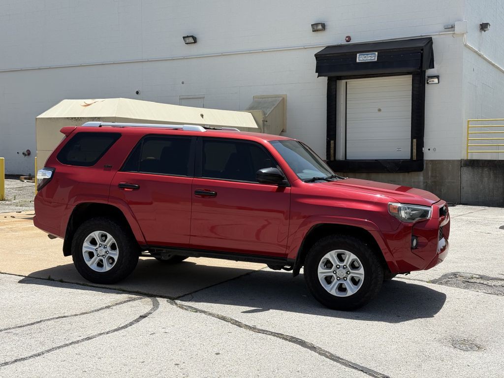 2016 Toyota 4Runner Image 2