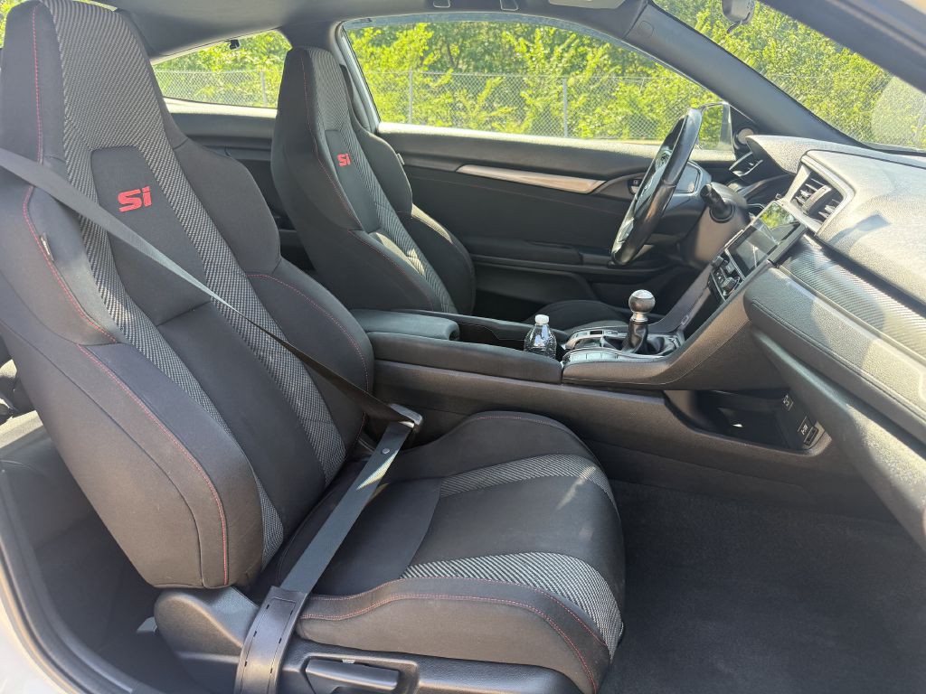 2017 Honda Civic Image 6