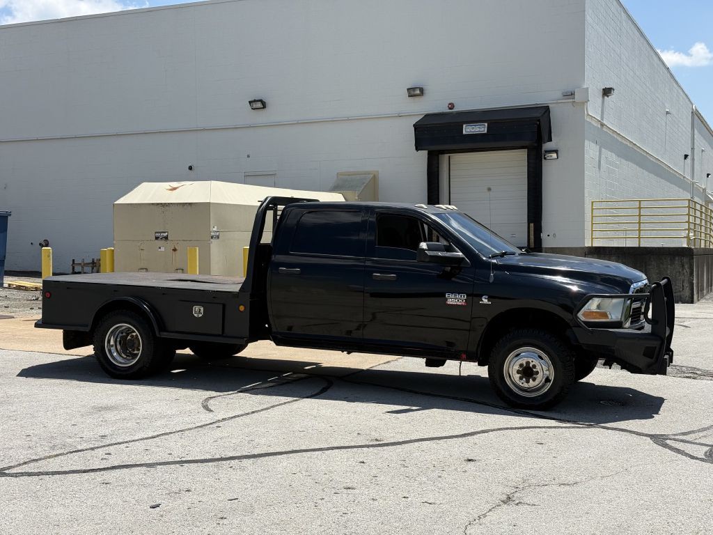2011 Dodge Ram 3500 Image 2