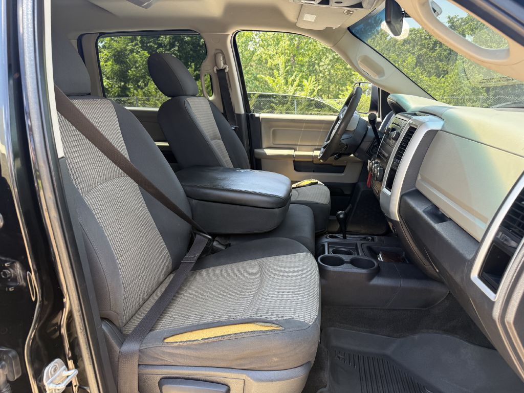 2011 Dodge Ram 3500 Image 6