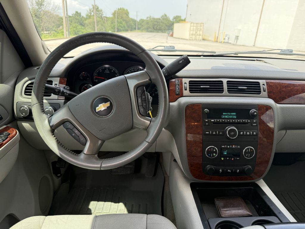 2013 Chevrolet Avalanche Image 5