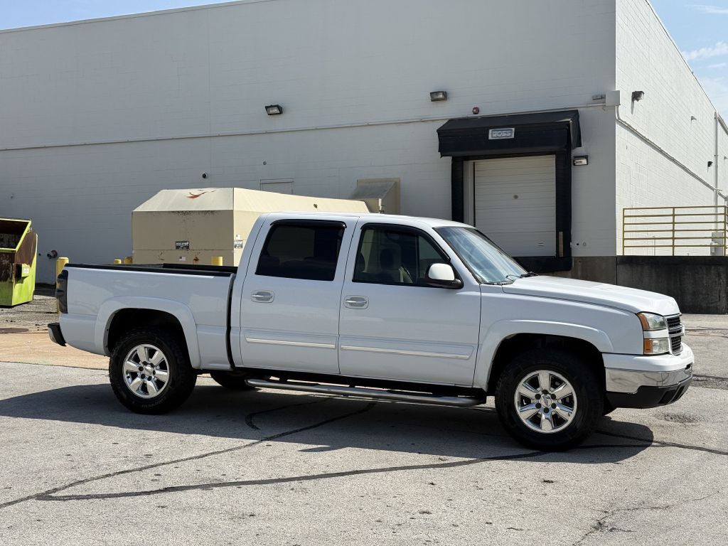 2006 Chevrolet Silverado 1500 Image 2