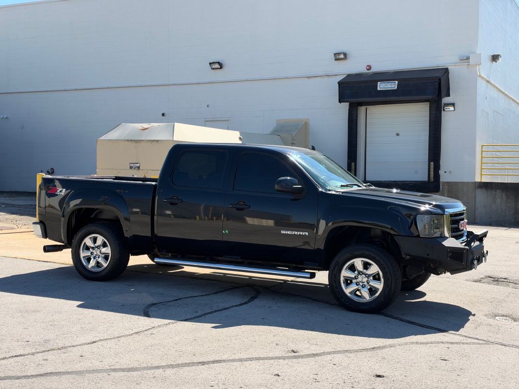 2013 GMC Sierra Image 2