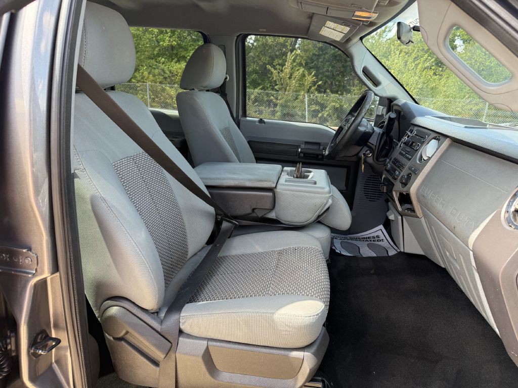 2011 Ford F-250 Image 6