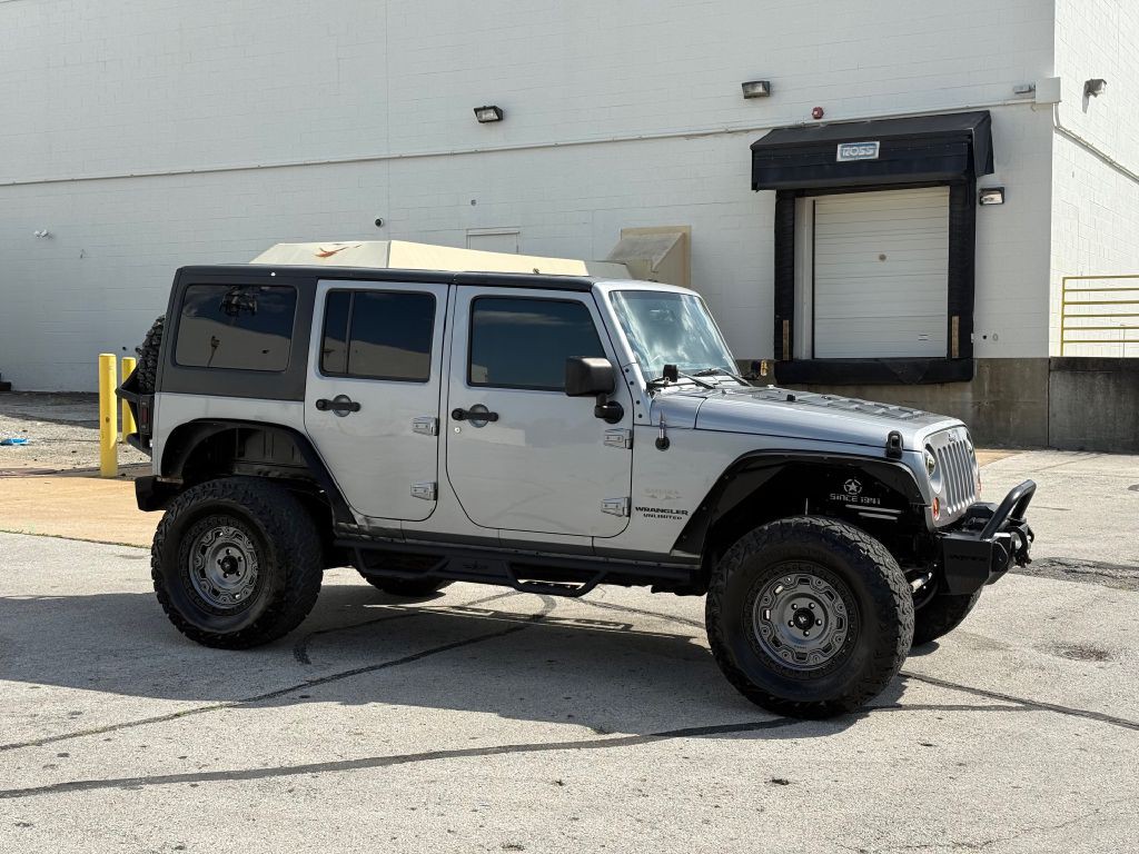 2013 Jeep Wrangler Unlimited Image 2