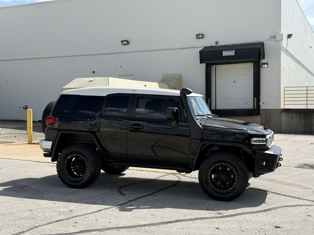 2012 Toyota FJ Cruiser Image 2