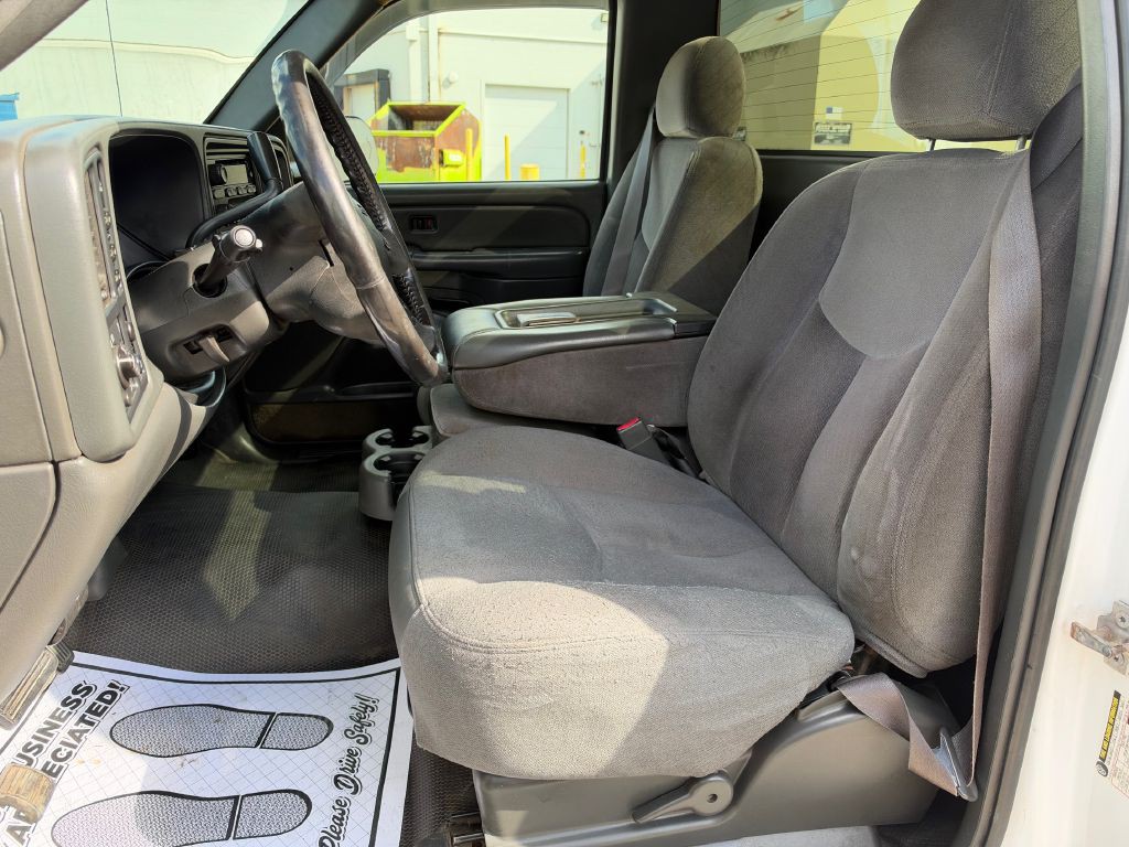 2005 GMC Sierra Image 4