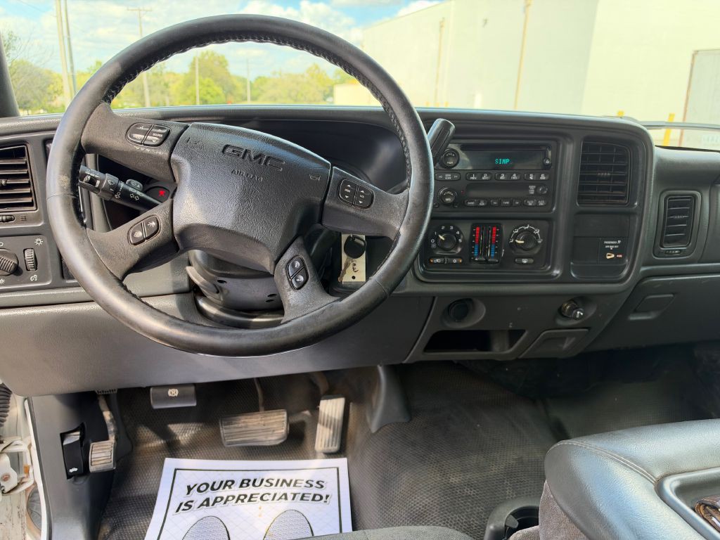 2005 GMC Sierra Image 5