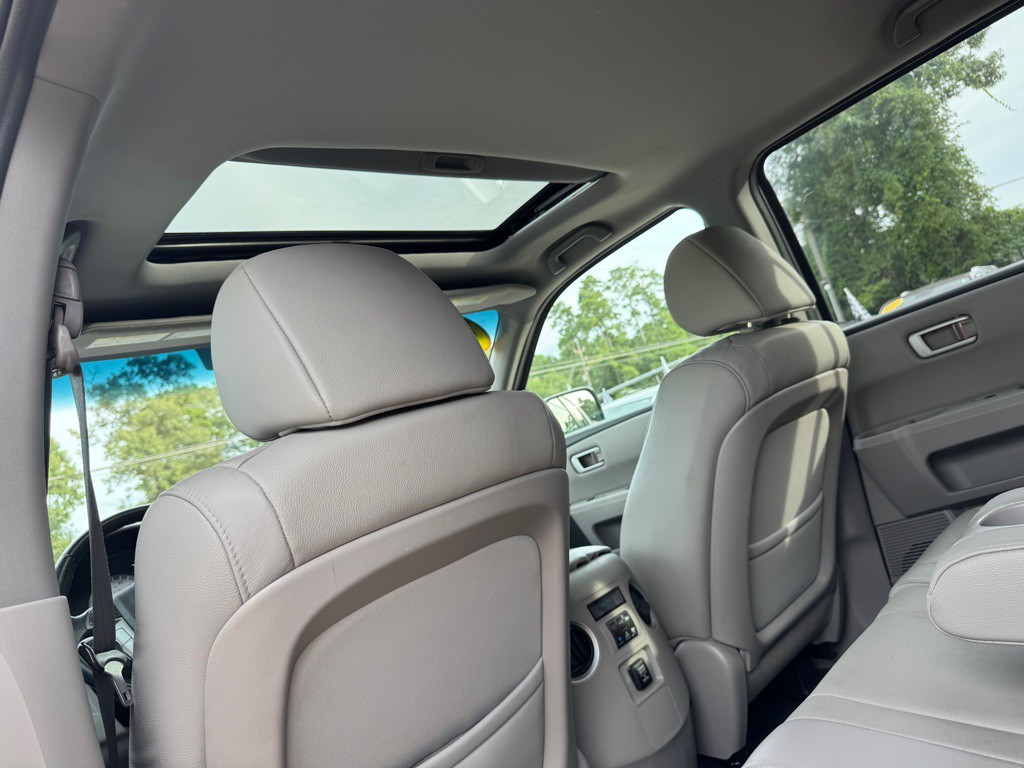 2015 Honda Pilot Image 12