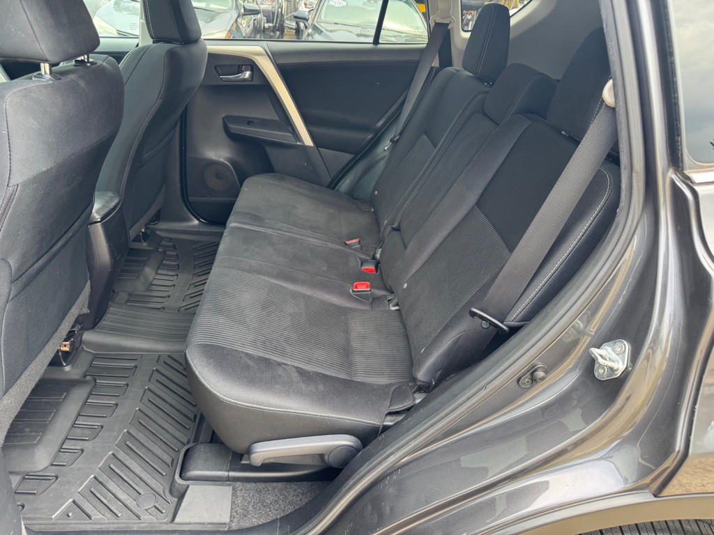 2015 Toyota Rav4 Image 12