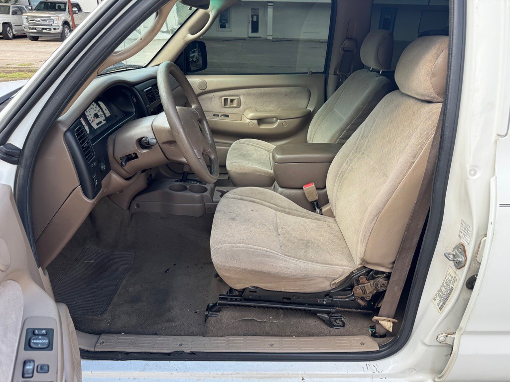 2003 Toyota Tacoma Image 8