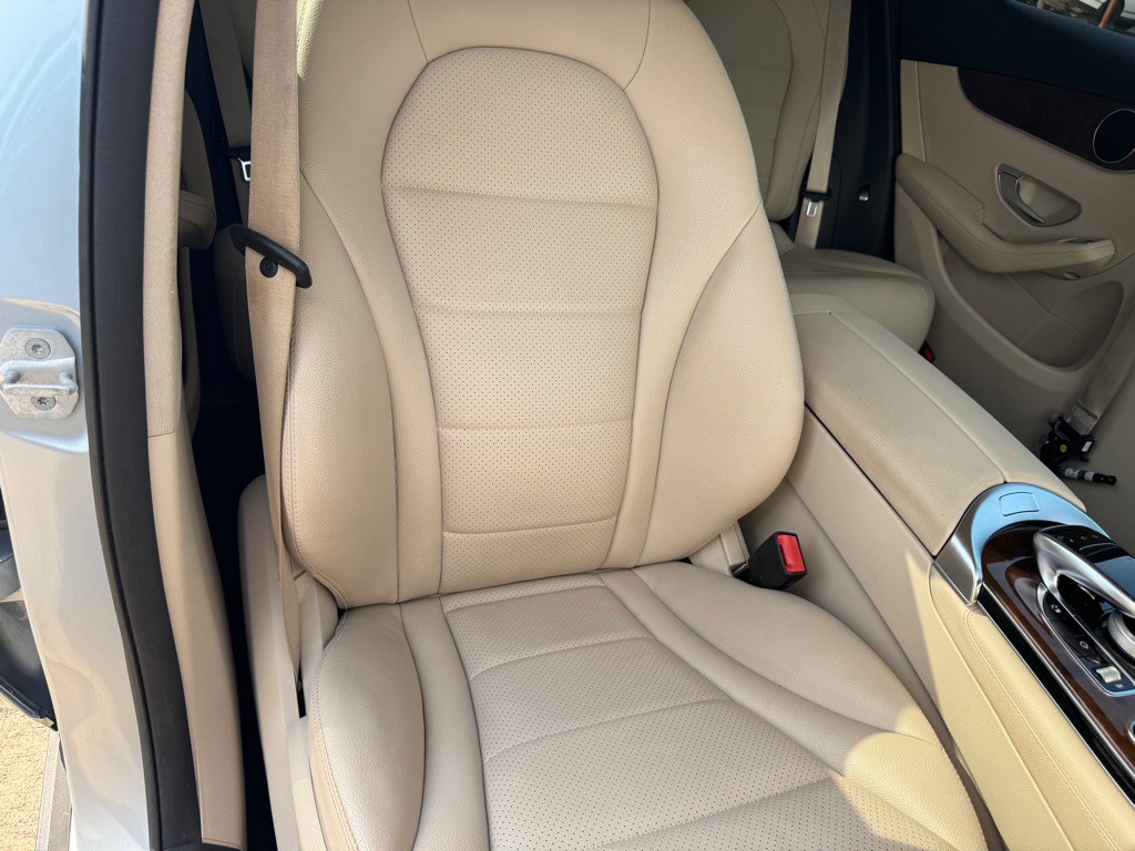 2016 Mercedes-Benz GLC-Class Image 11